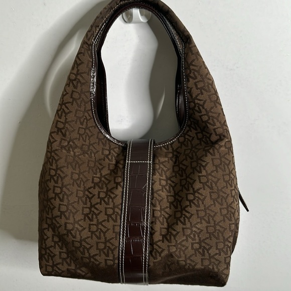 DkNy brown monogram shoulder bag size medium - Picture 5 of 12